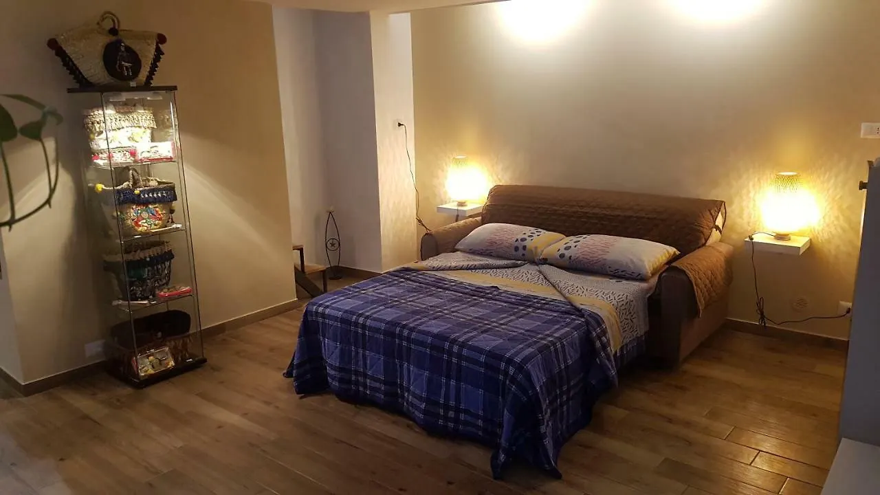 Holiday House da Carlo Catania 0*,  Italia